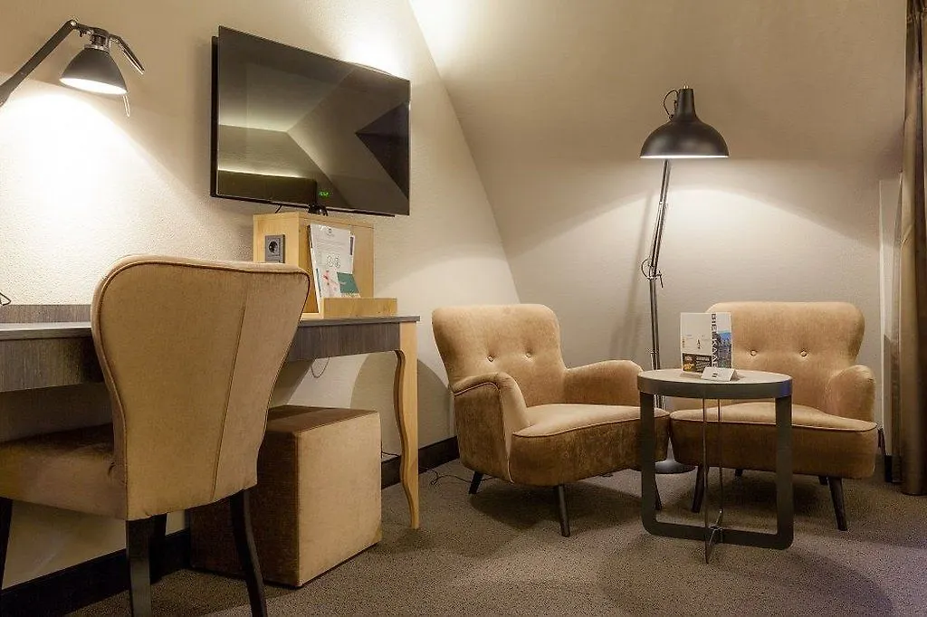 Malie Hotel Utrecht 4*,